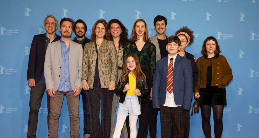 Jenna Hasse with the LONGING FOR THE WORLD team at the Berlinale